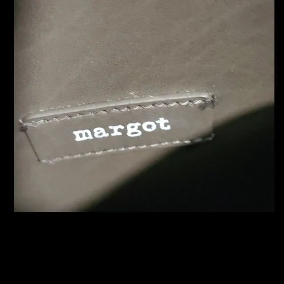 Margot Large Olive (Leather) Tote - Picture 4 of 6